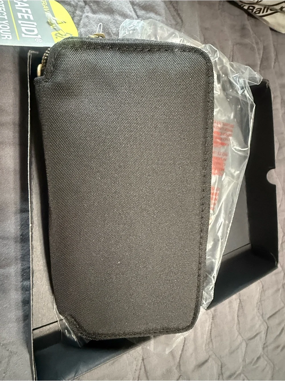 Travelon Black wallet/ wristlet